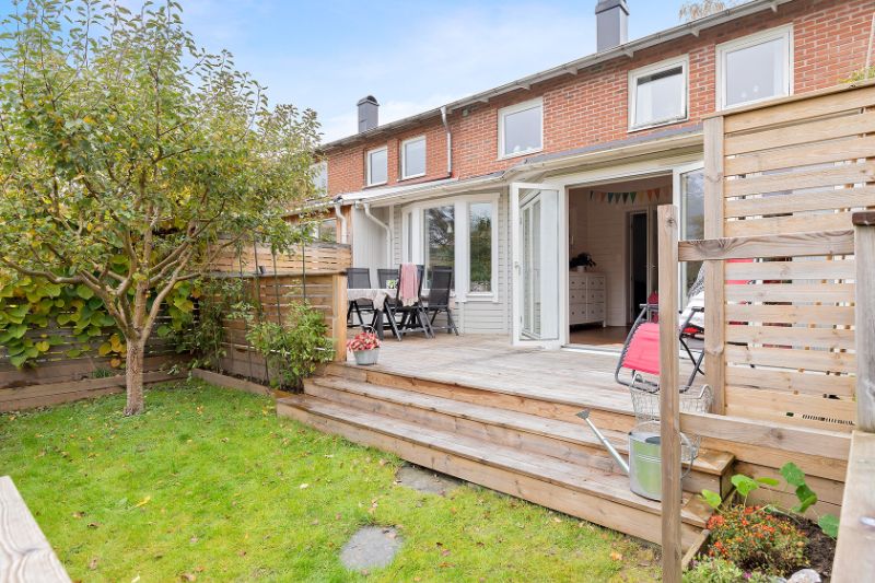 Takbyte nya betongpannor radhus, Hägersten, Mälarhöjden