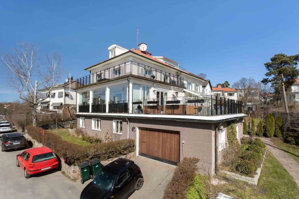 Omläggning av Skjul Plåttak. Kopparmora Värmdö