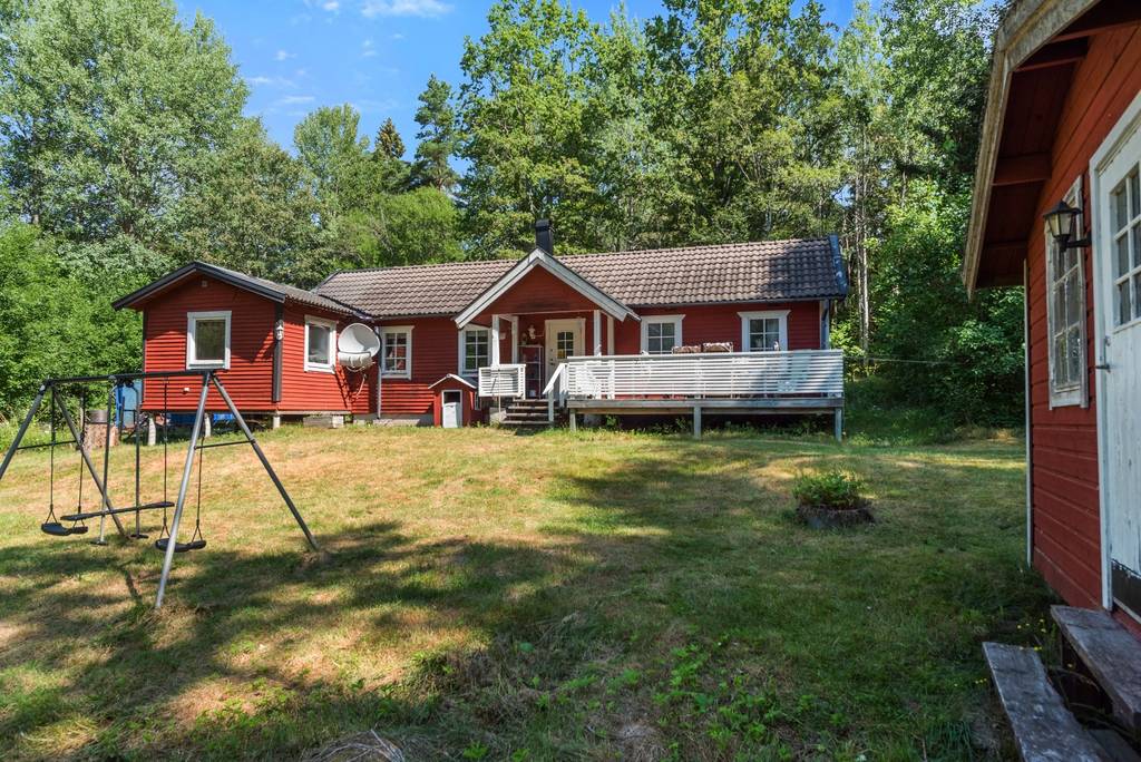 Takläggning Tegelpannor & Plåttak Nybygge Garage. Årsta Havsbad Haninge